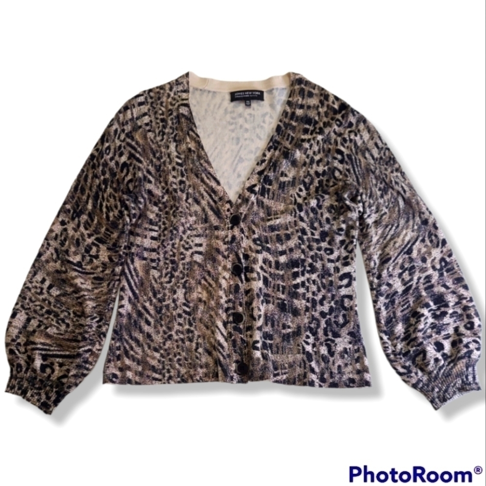 𝅺vintage animal print v-neck button front cardigan with full sleeves Medium *